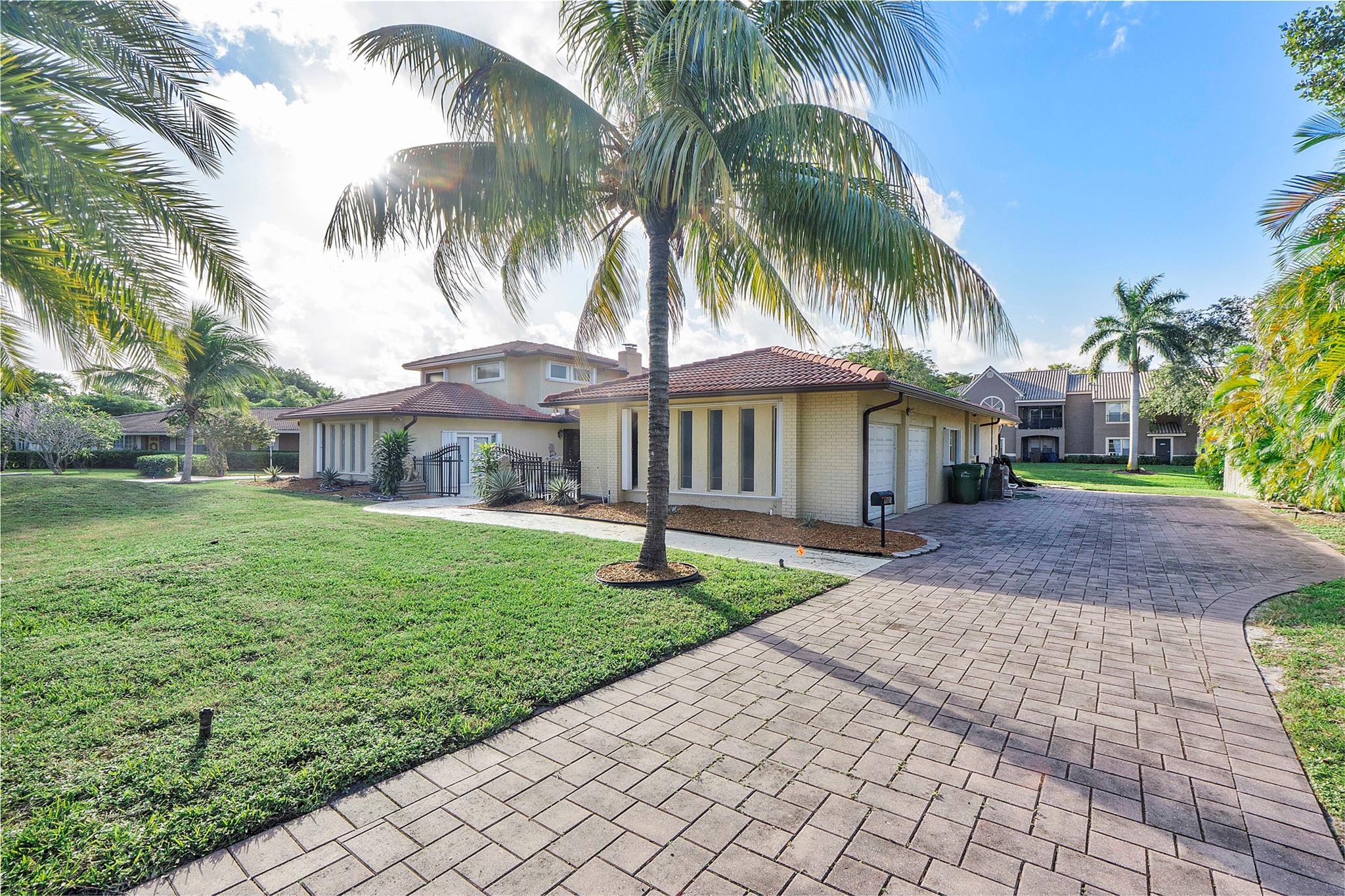 Coral Spgs Village Green - Residential