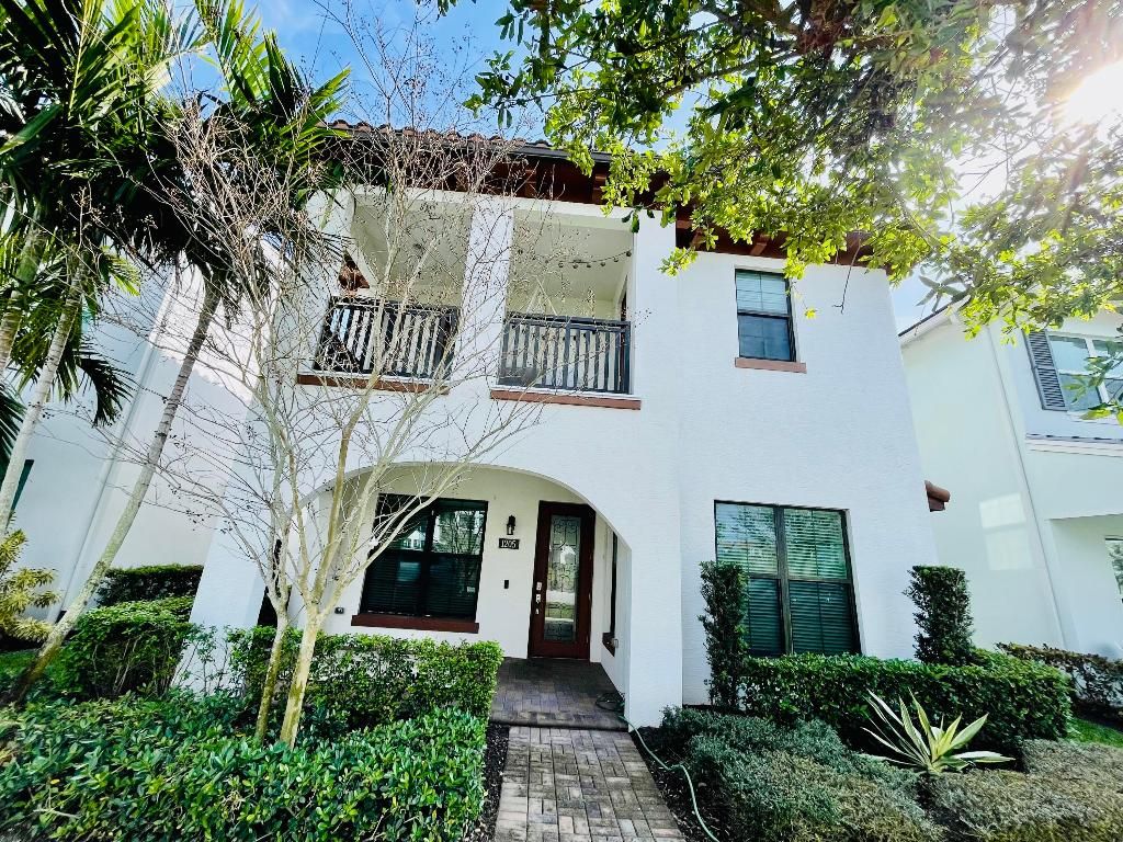 Photo of 1205 Faulkner Terrace, Palm Beach Gardens, FL 33418 (MLS # R10968204)