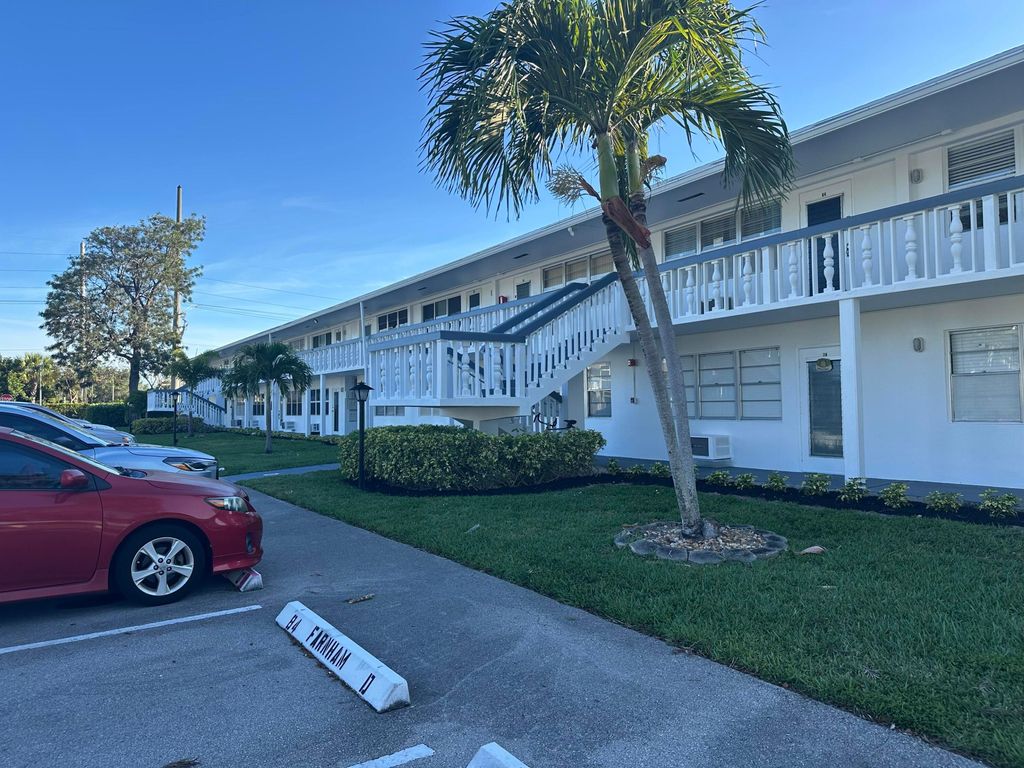 Photo of 75 Farnham D, Deerfield Beach, FL 33442 (MLS # B26024505)