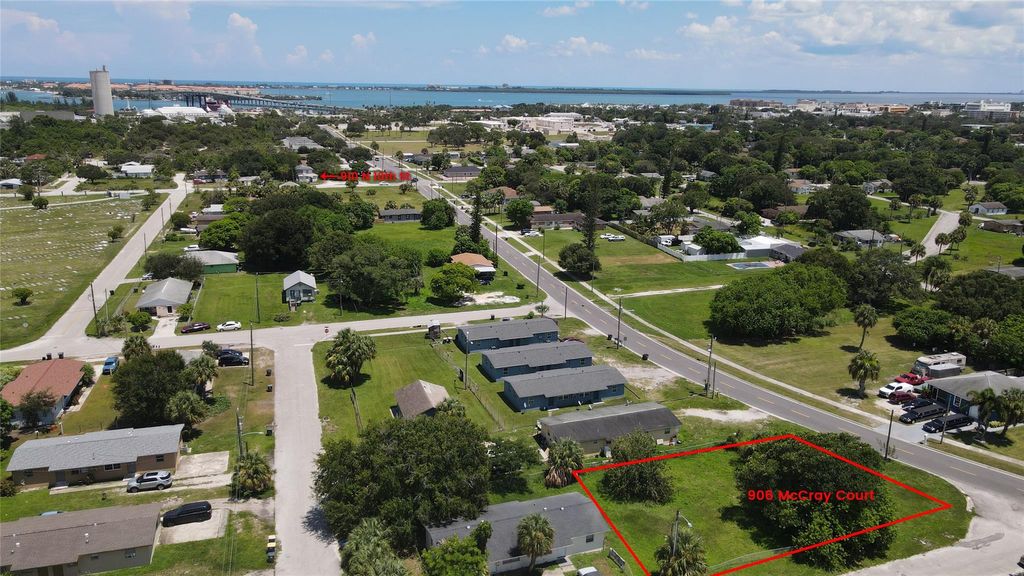 Photo of 906 Mccray Court, Fort Pierce, FL 34950 (MLS # F10394165)