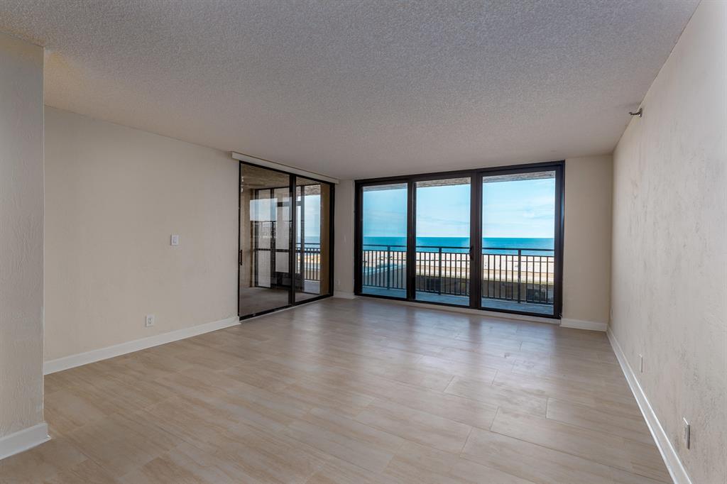 MOONTIDE CONDO - Residential