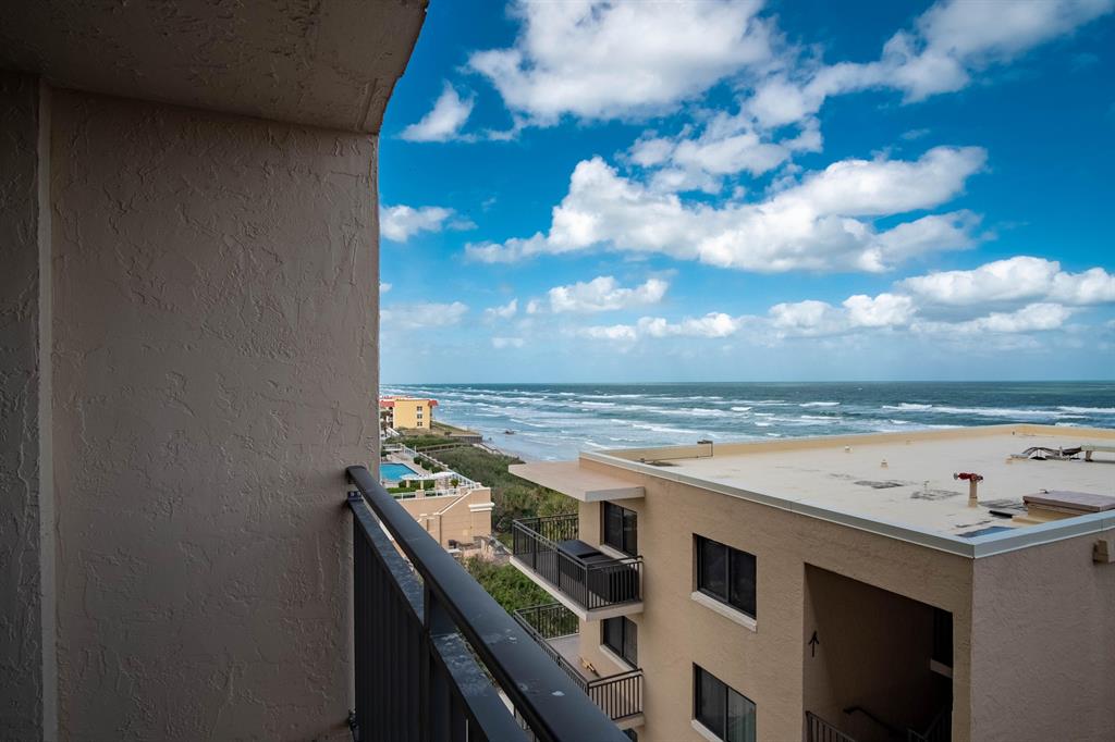 MOONTIDE CONDO - Residential