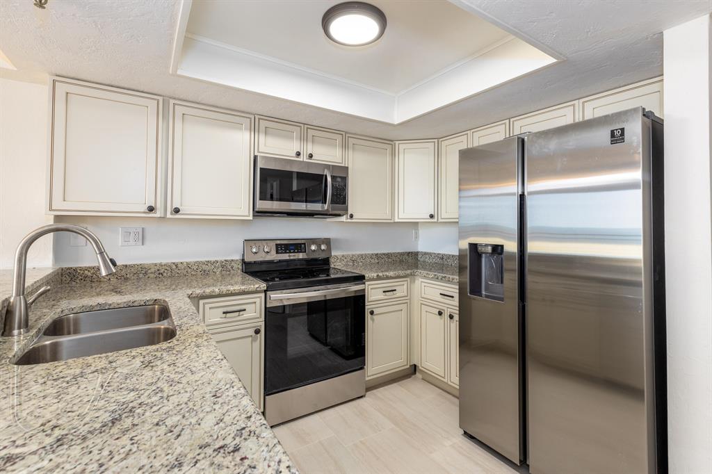 MOONTIDE CONDO - Residential