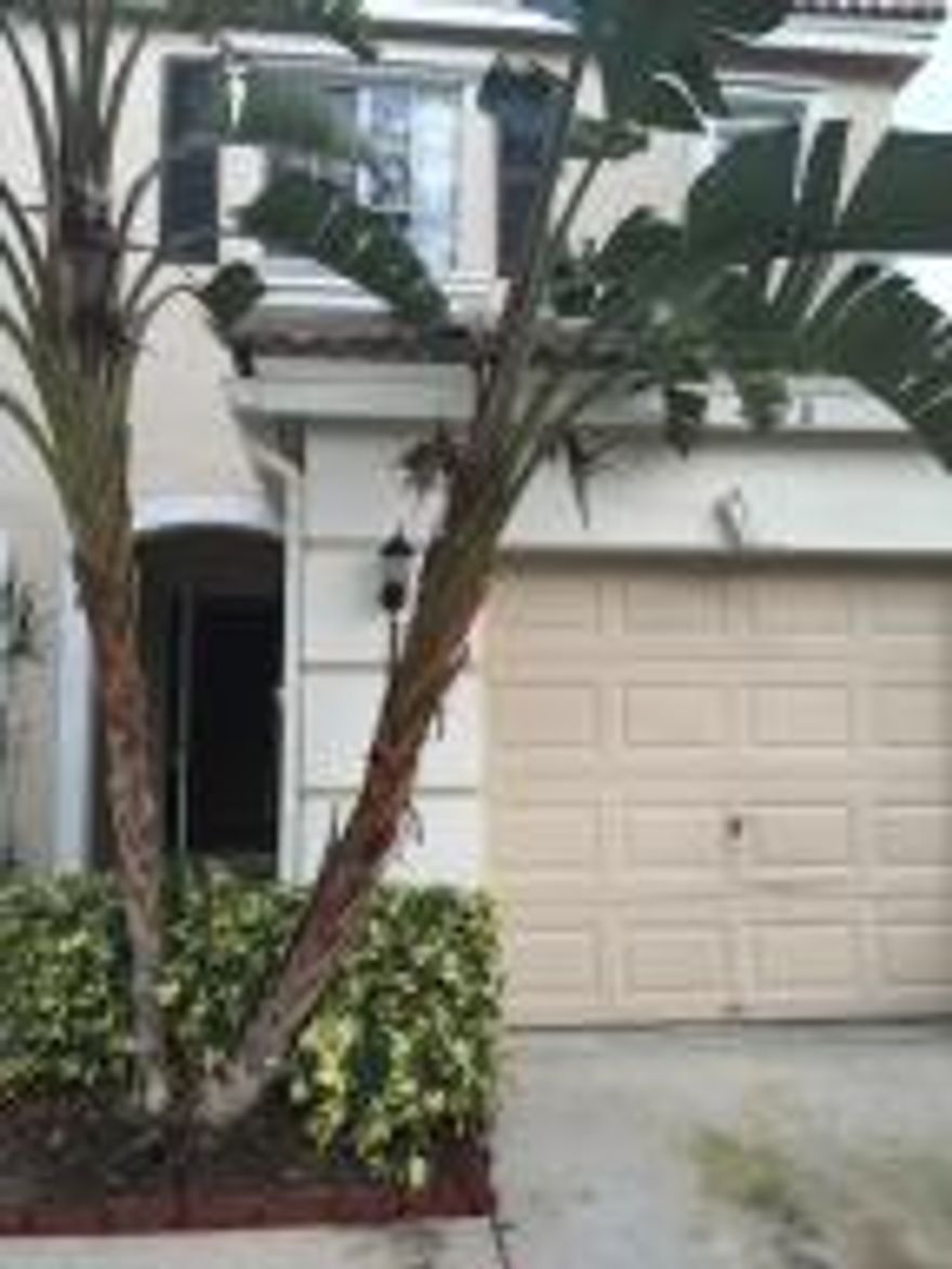 MUST SEE LAKE VIEW 3/2 TOWNHOUSE CENTRALLY LOCATED.TILED GROUND FLOOR UPGRADED CABINETS, NEW REFRIGERATOR ,COMMUNITY POOL,GATED SECURITY,ONE CAR GARAGE, NEAR SCHOOLS AND SHOPPING.SHORT DRIVE TO I95 AND TURNPIKE.WALK IN CLOSETS.