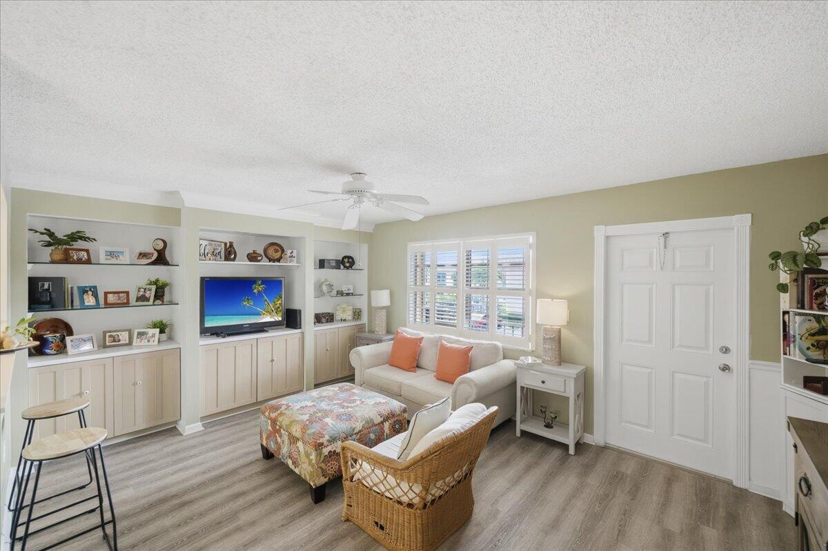 DE LA BAHIA CONDO - Residential