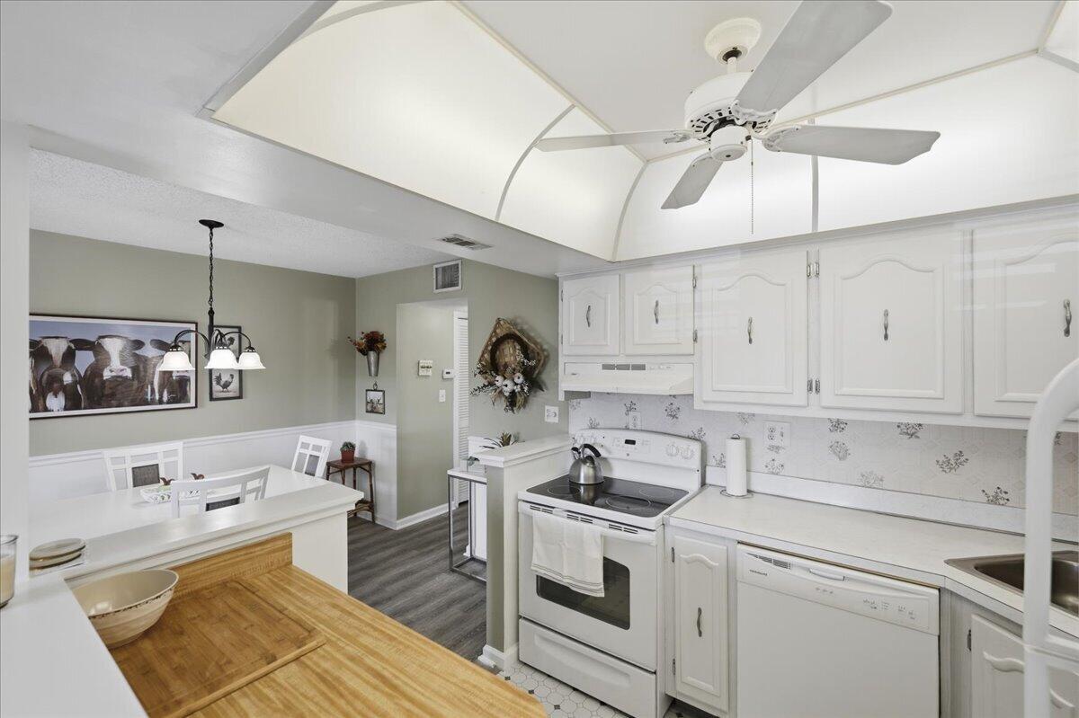 DE LA BAHIA CONDO - Residential