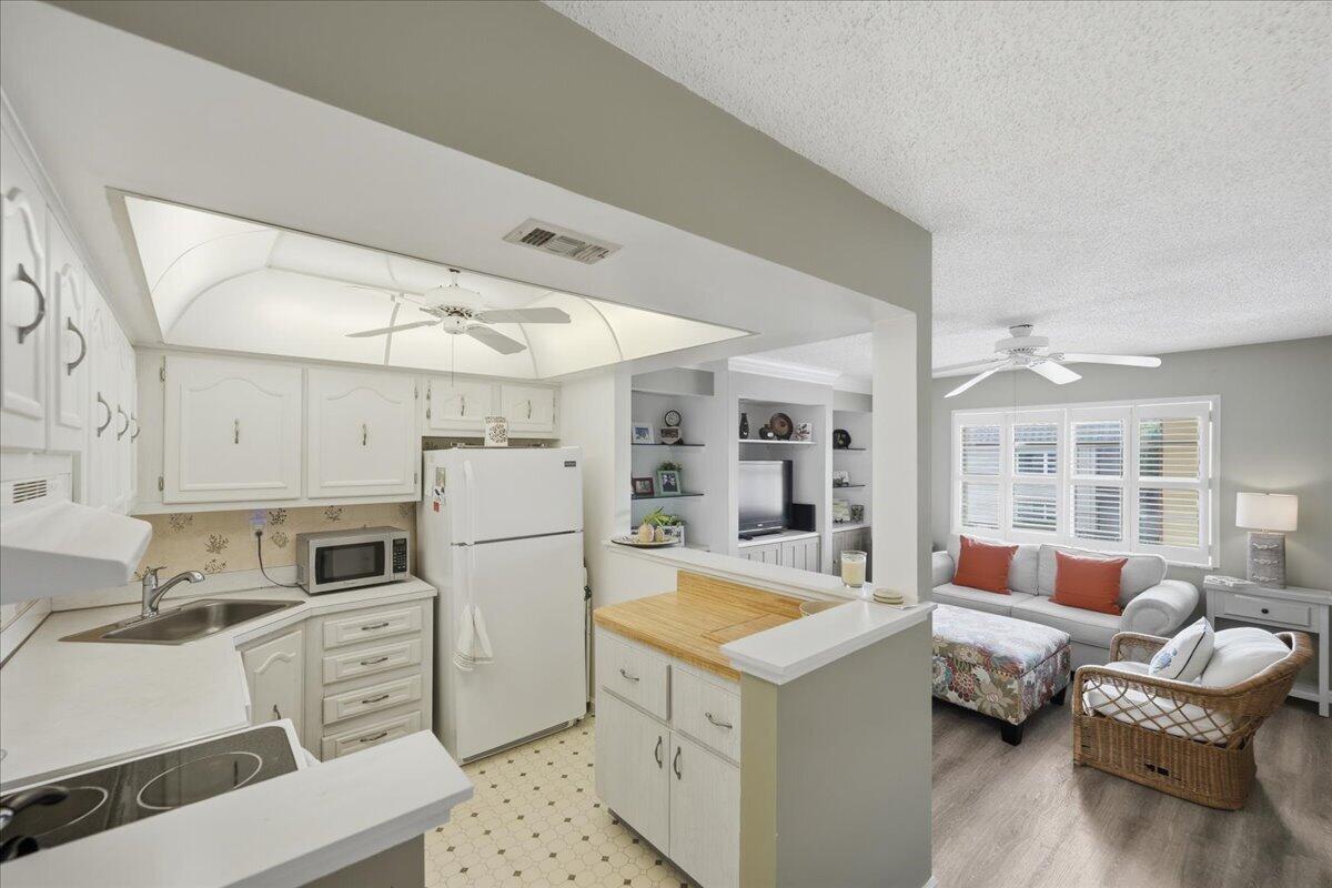 DE LA BAHIA CONDO - Residential