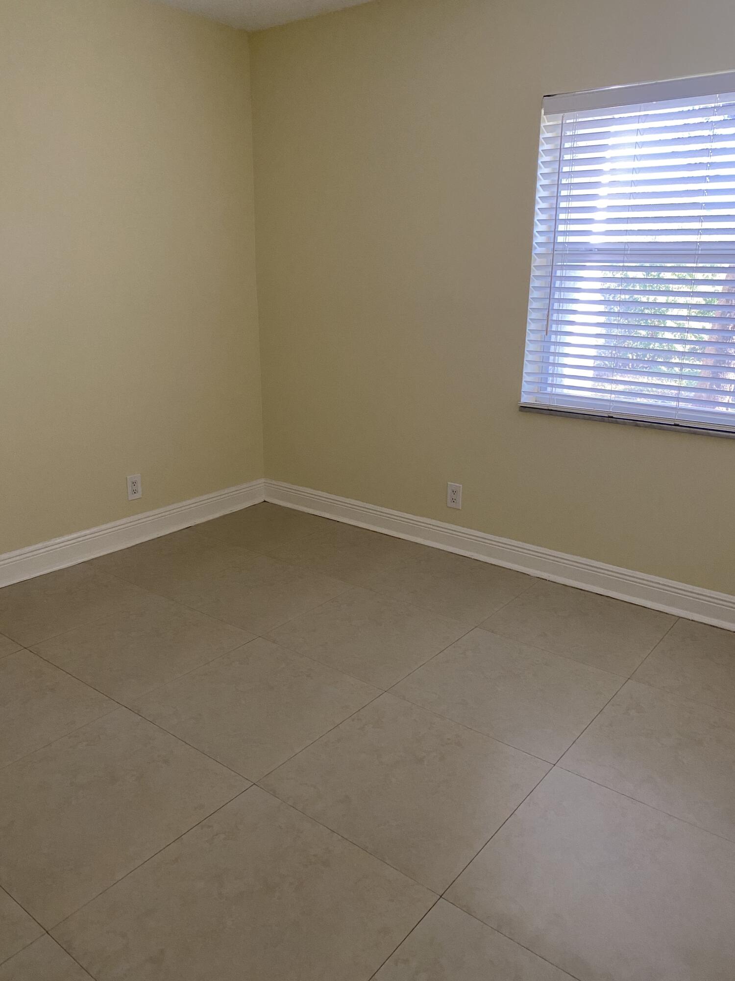SPANISH OAKS CONDO - Residential Lease