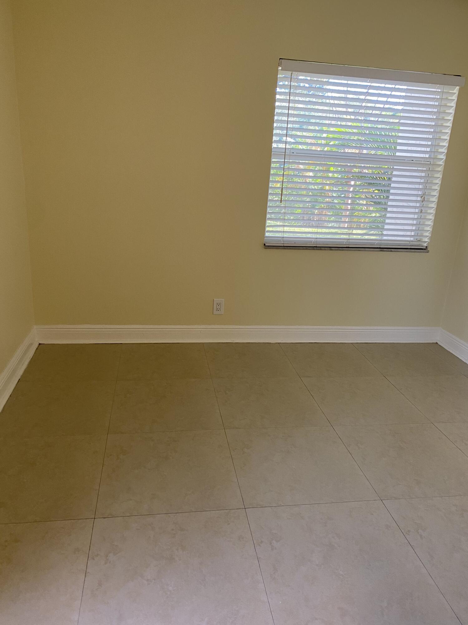 SPANISH OAKS CONDO - Residential Lease