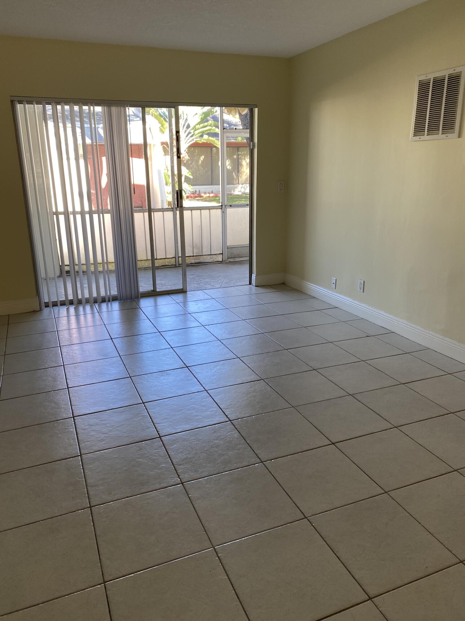 SPANISH OAKS CONDO - Residential Lease