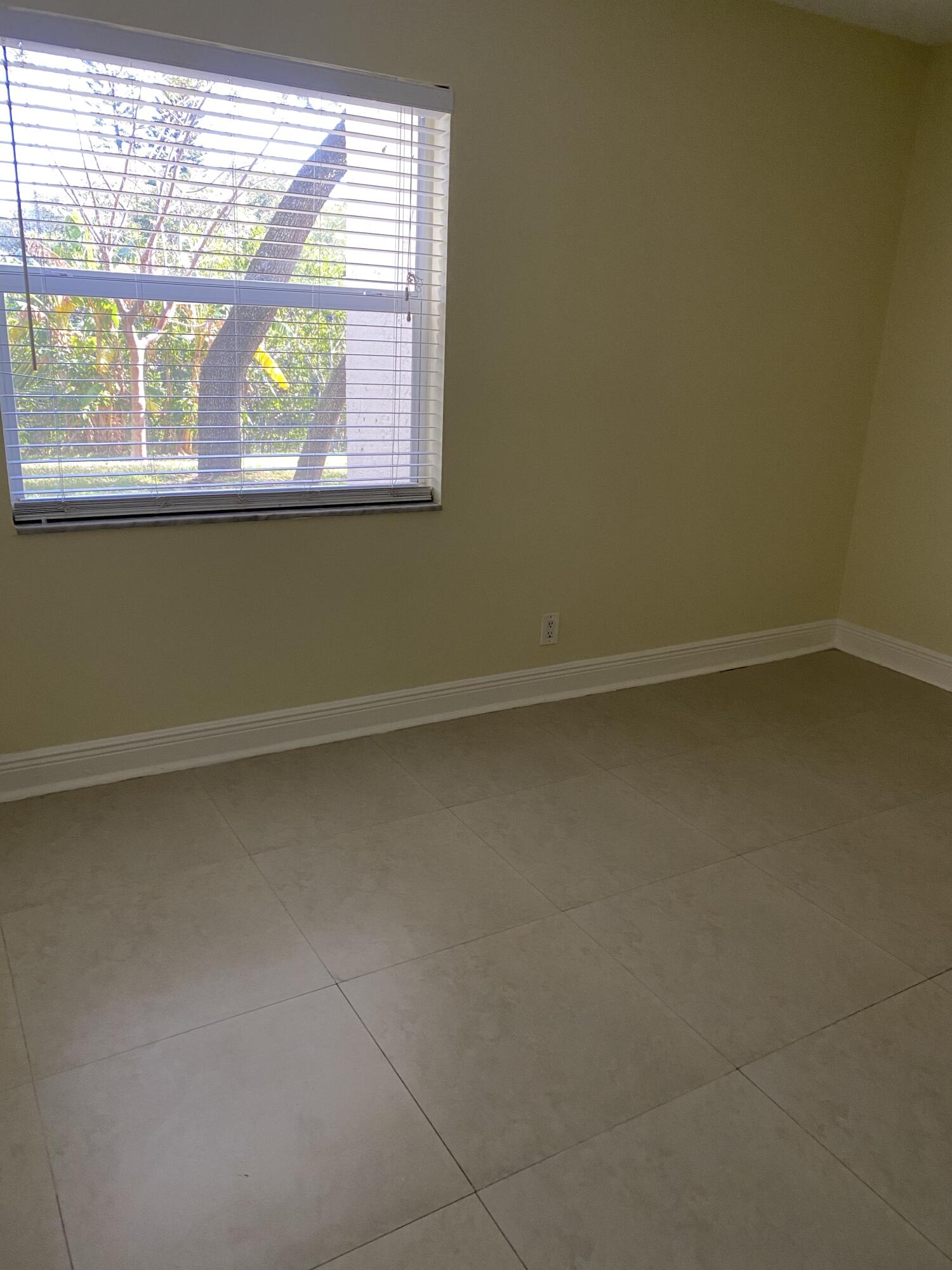 SPANISH OAKS CONDO - Residential Lease