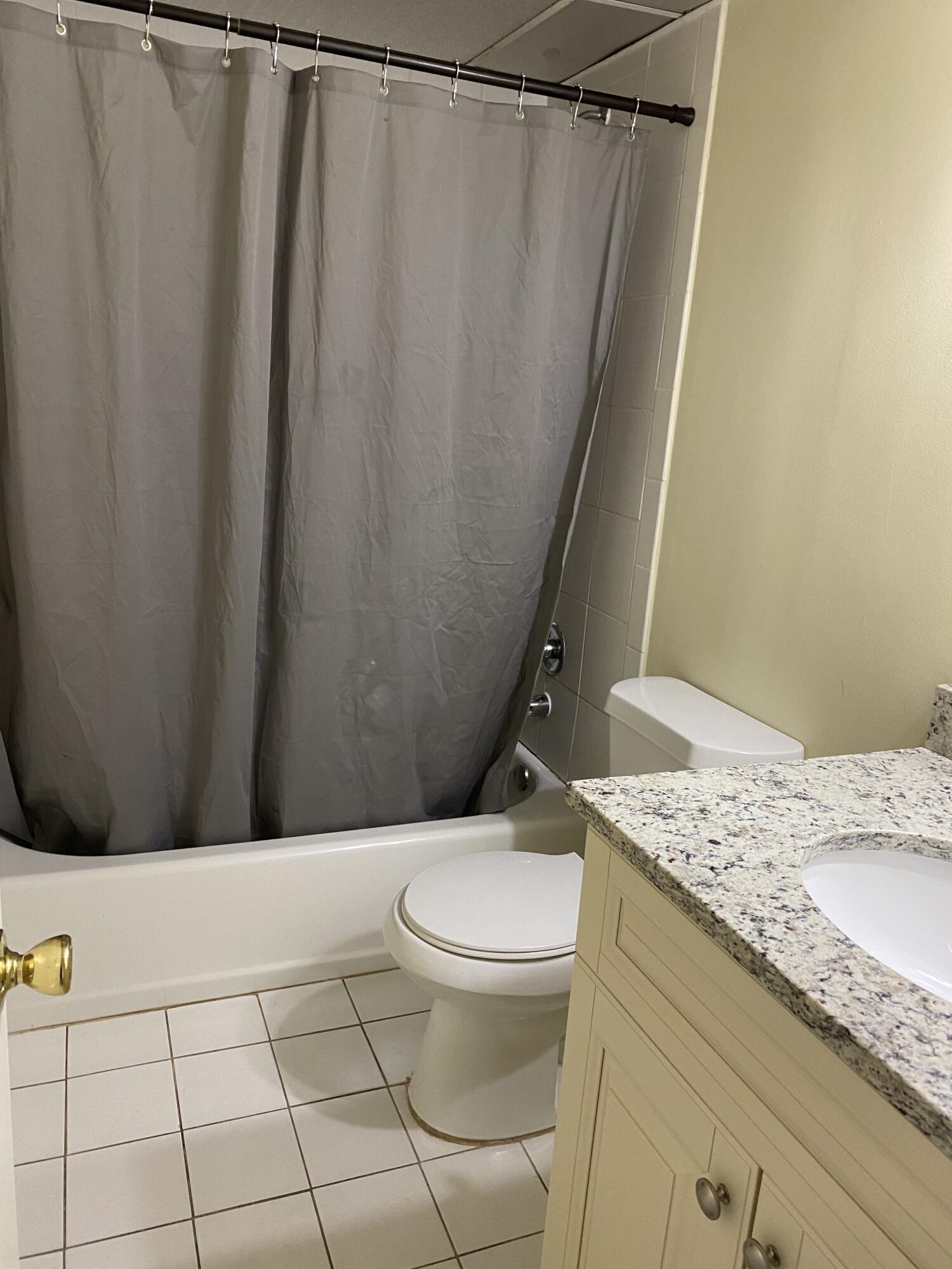 SPANISH OAKS CONDO - Residential Lease