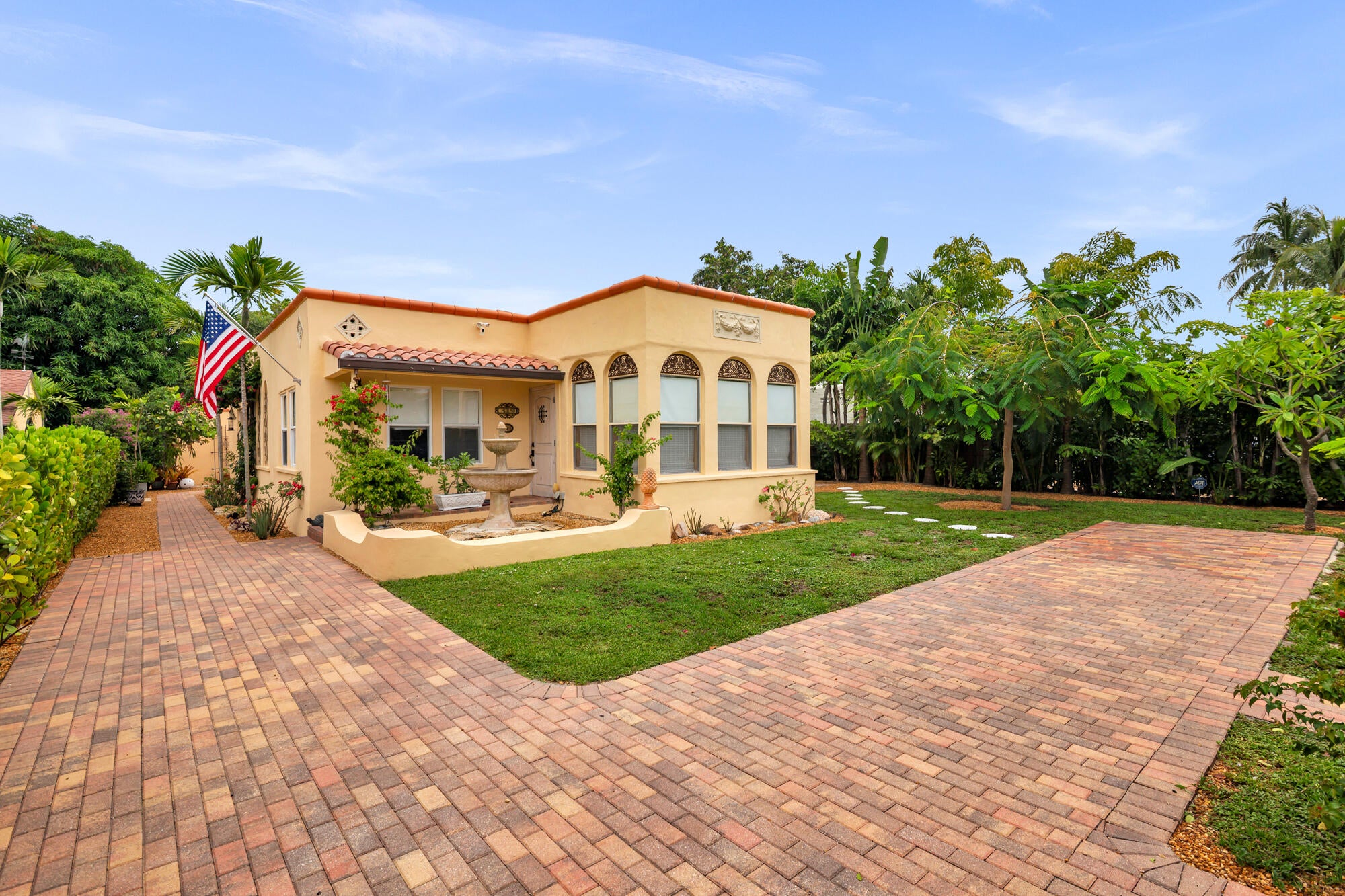 319 Plymouth Road