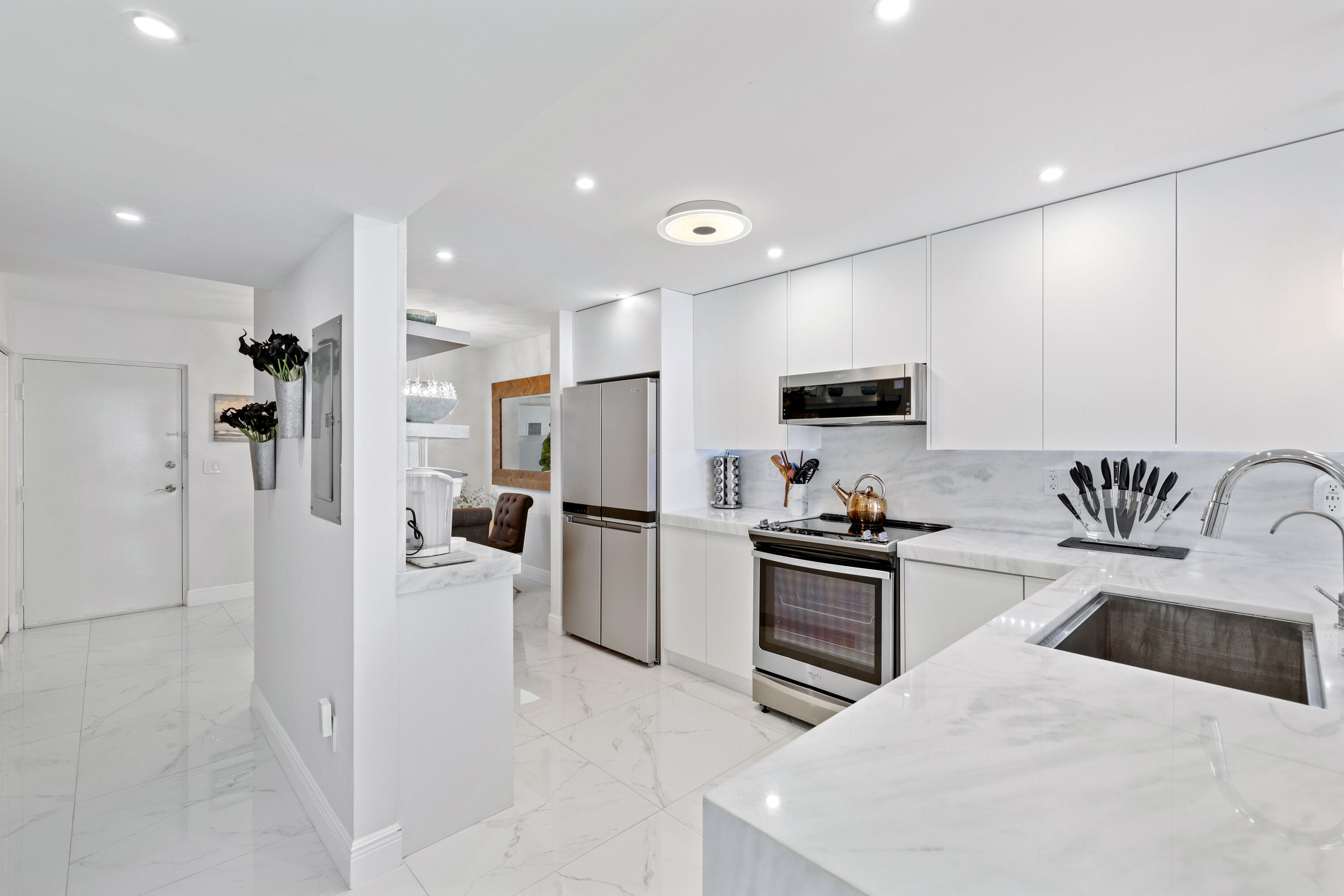 HORIZON EAST CONDO - Residential