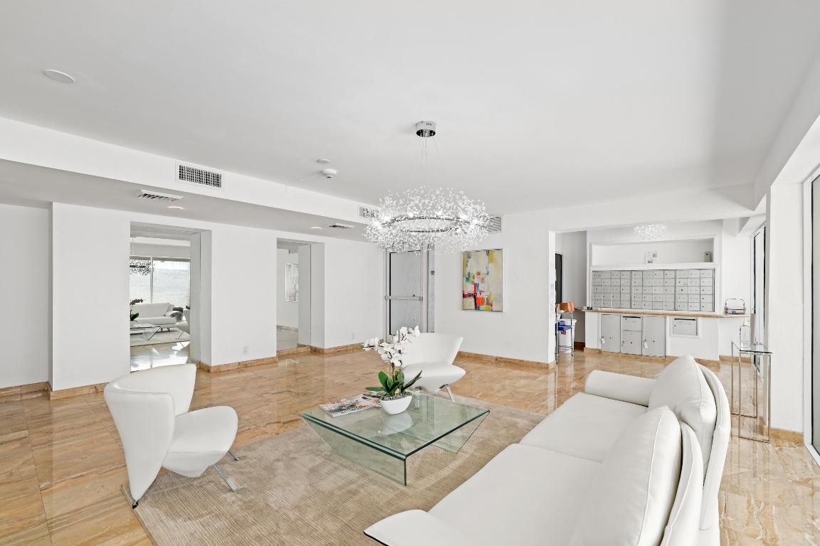 HORIZON EAST CONDO - Residential