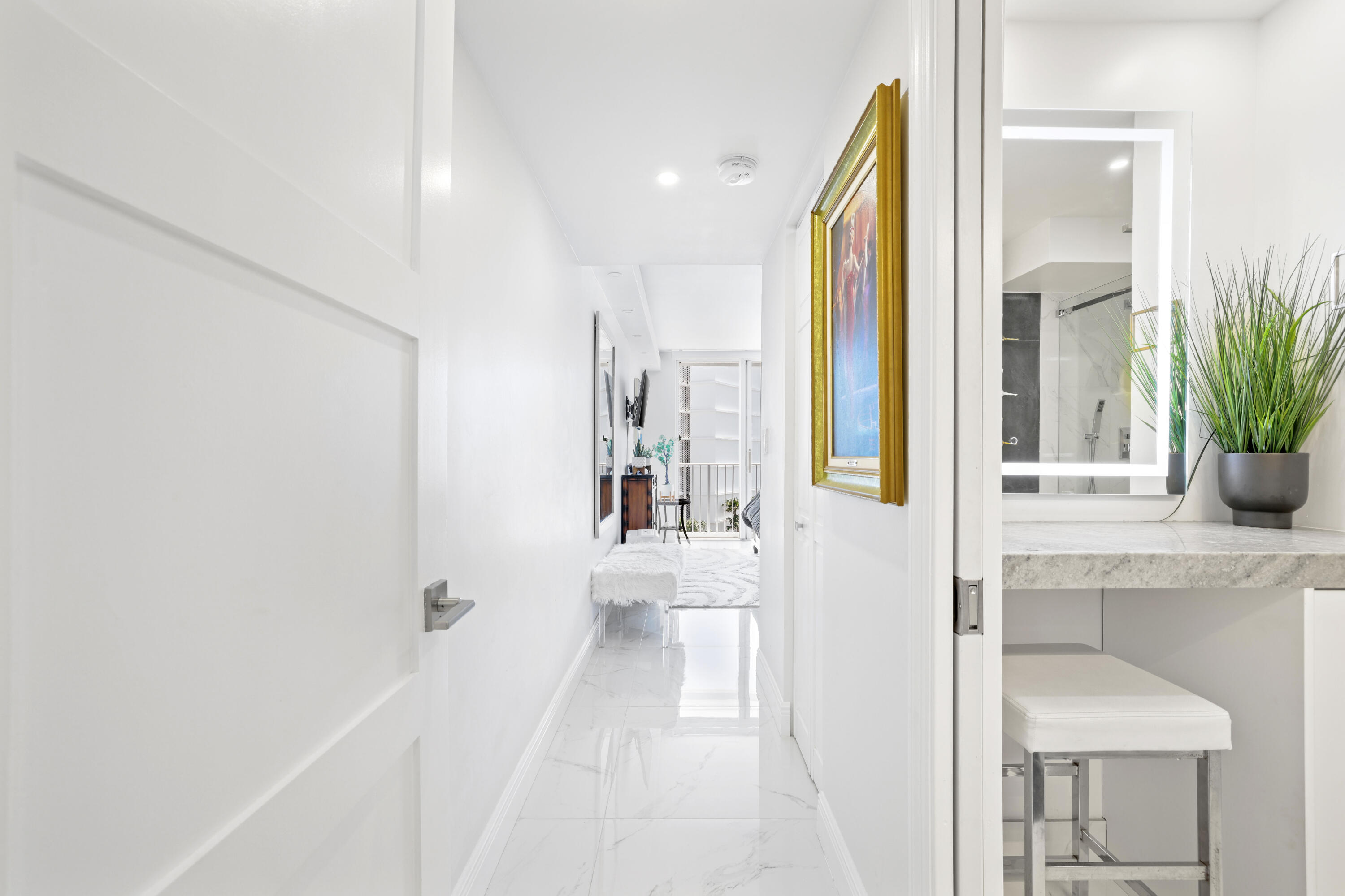 HORIZON EAST CONDO - Residential