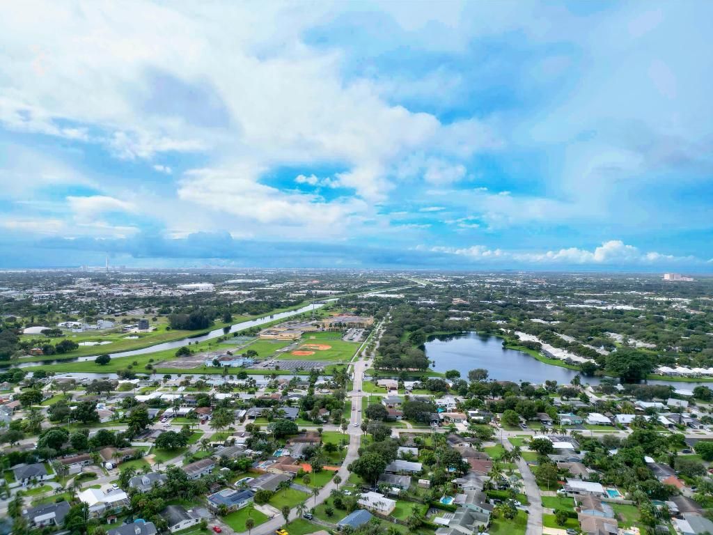 Photo of 359 Garden Boulevard, Palm Beach Gardens, FL 33410 (MLS # R11129501)