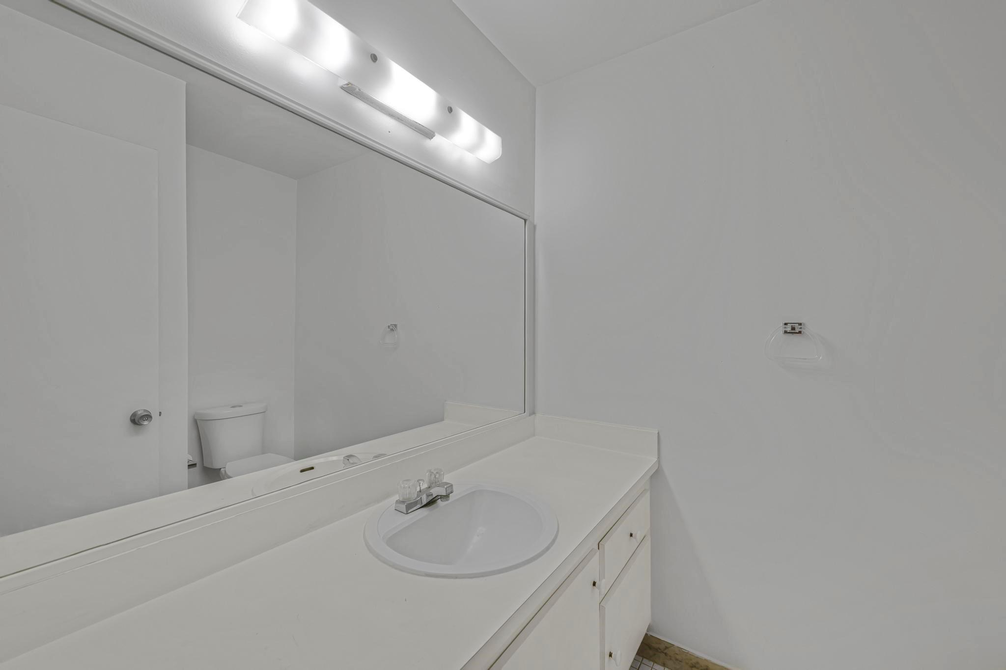 WESTVIEW CONDO 4 - Residential