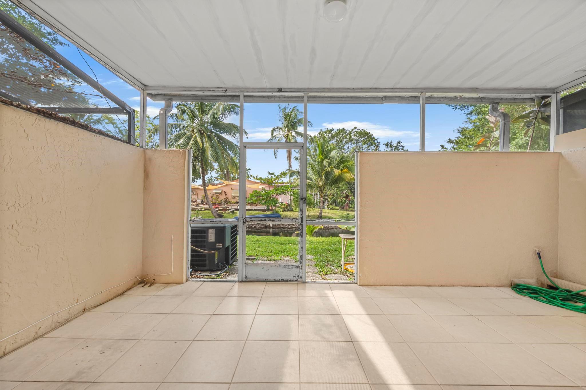 WESTVIEW CONDO 4 - Residential