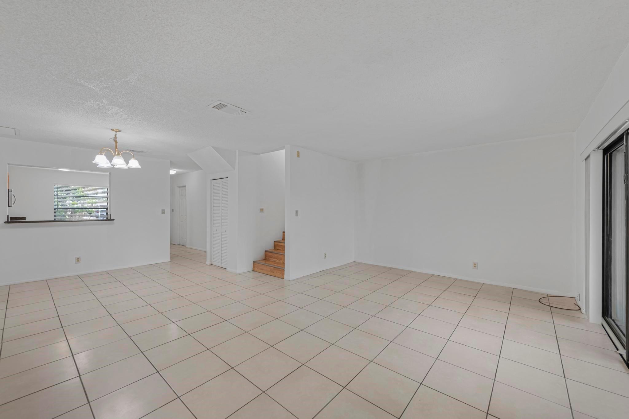WESTVIEW CONDO 4 - Residential