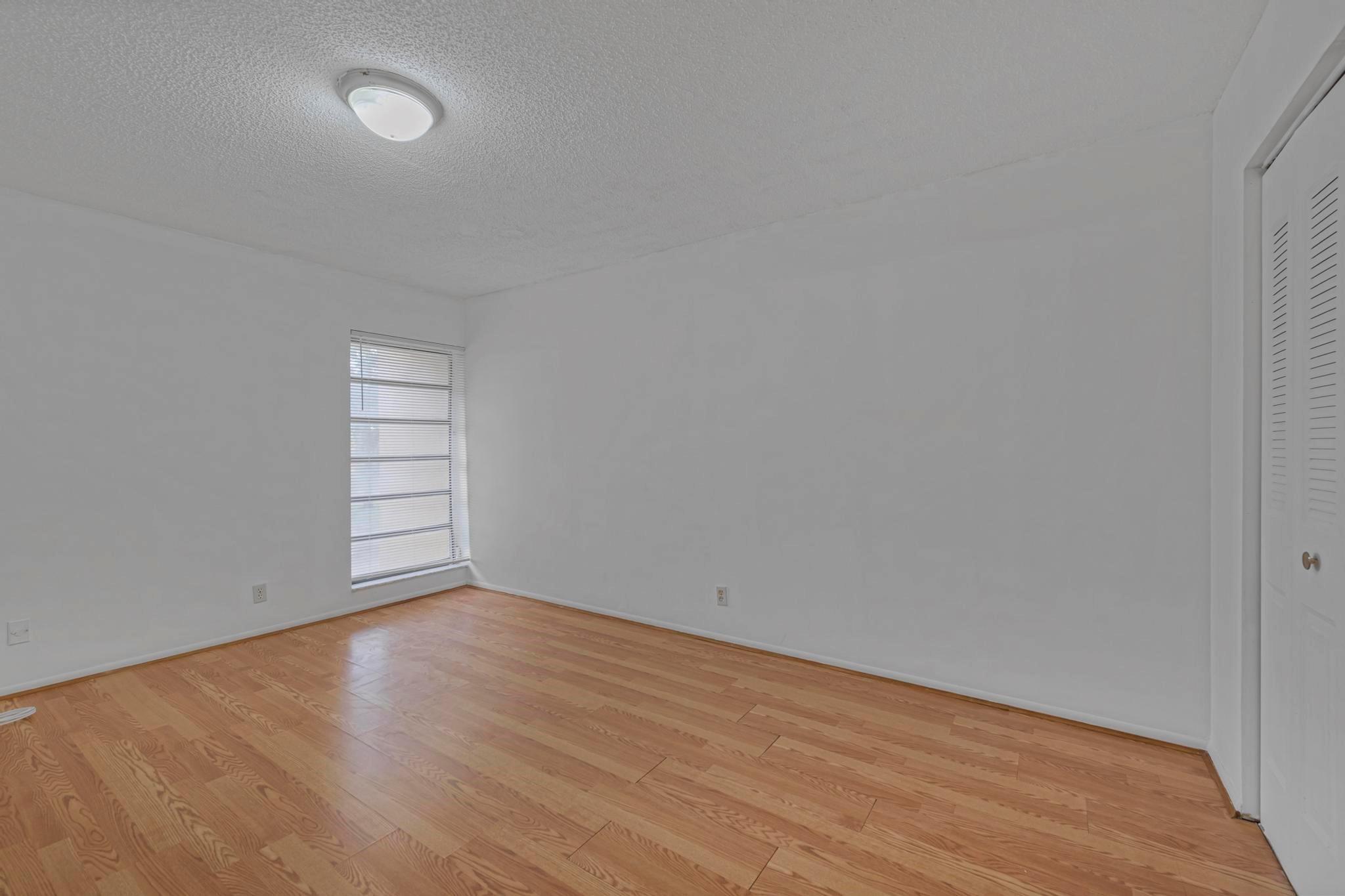 WESTVIEW CONDO 4 - Residential