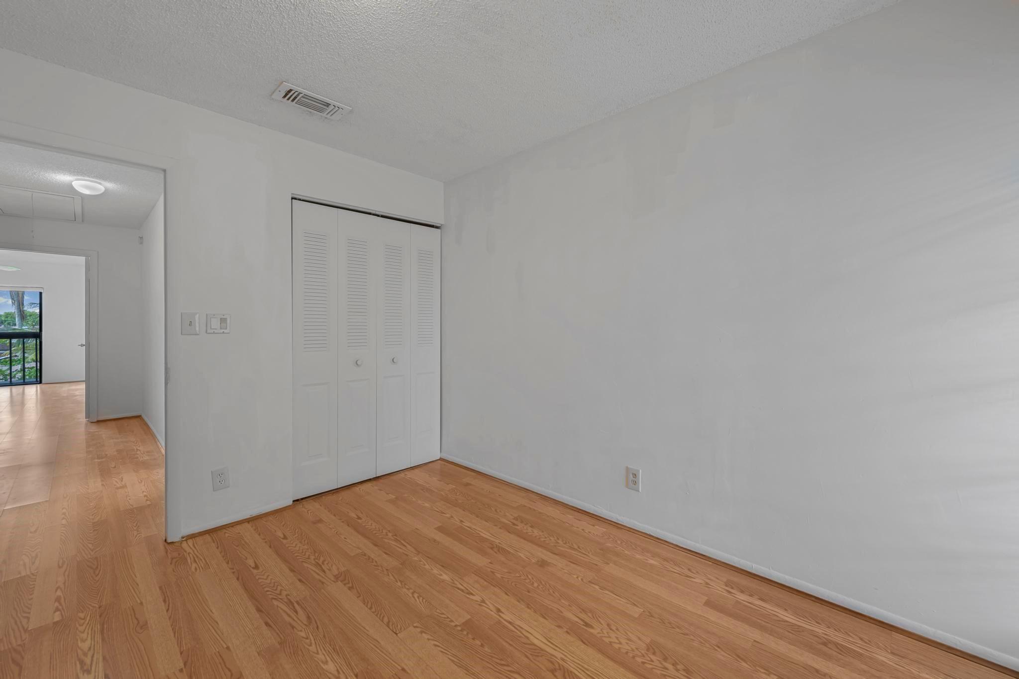 WESTVIEW CONDO 4 - Residential