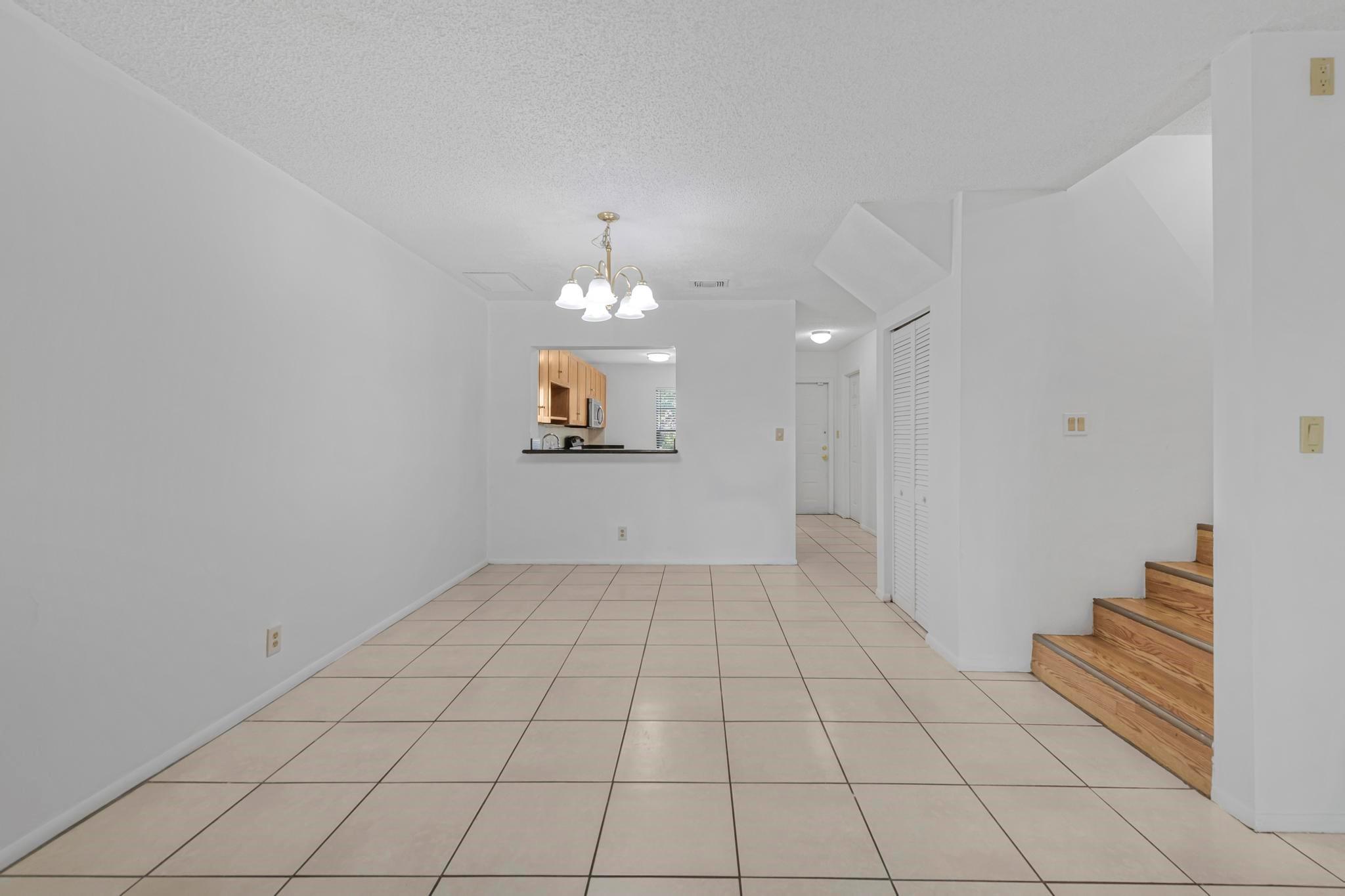 WESTVIEW CONDO 4 - Residential