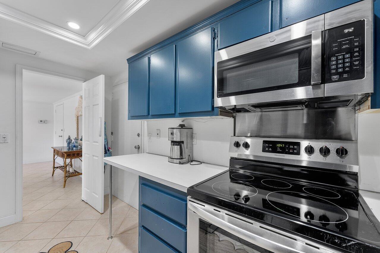 CARLYLE HOUSE CONDO - Residential Lease