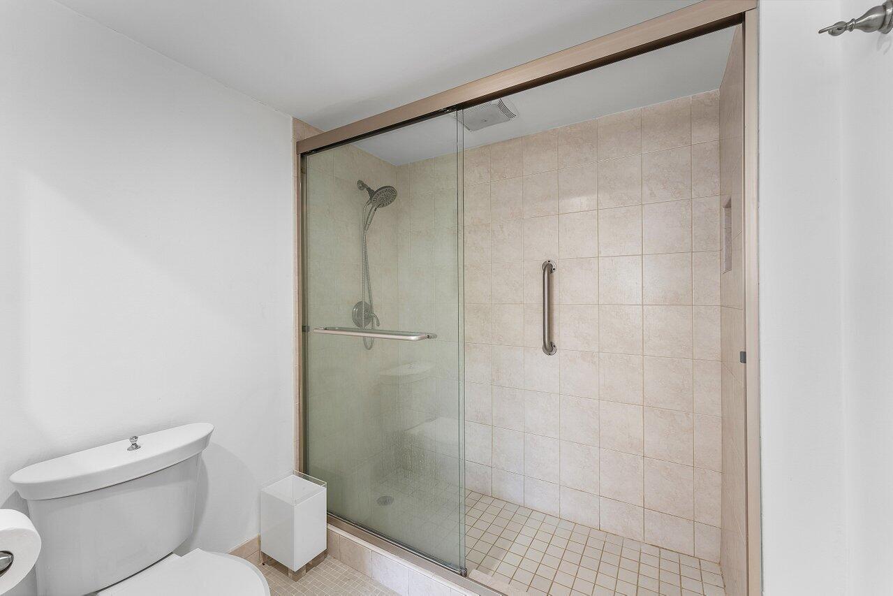 CARLYLE HOUSE CONDO - Residential Lease