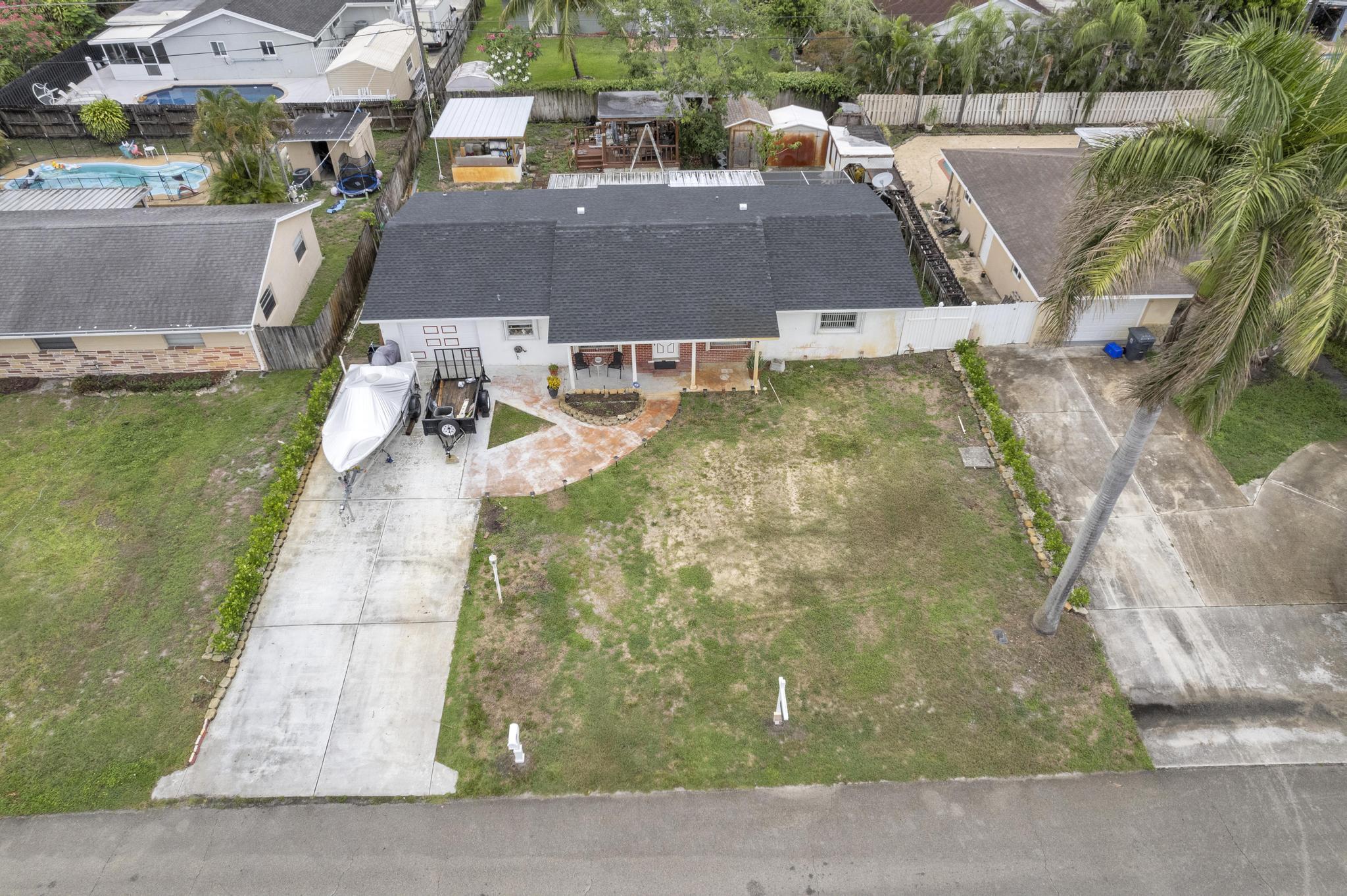 FLORAL PARK LANTANA - Residential