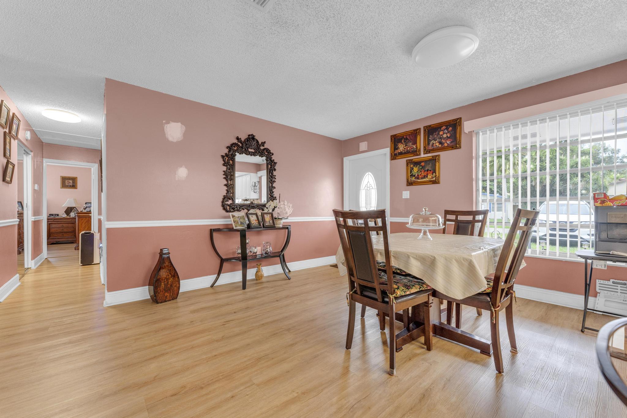 FLORAL PARK LANTANA - Residential
