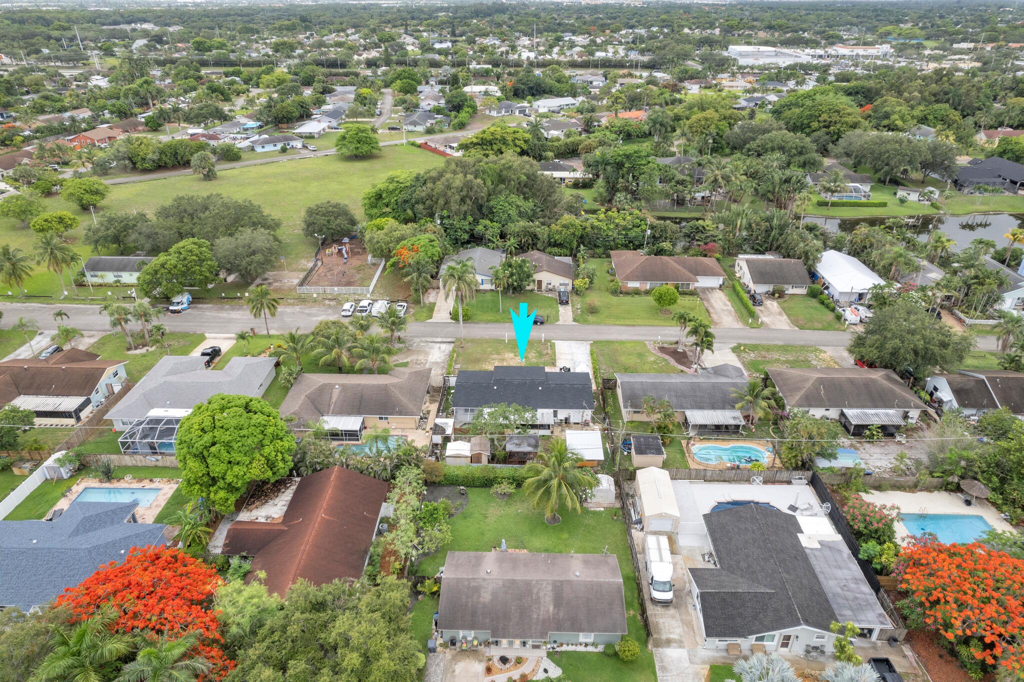 FLORAL PARK LANTANA - Residential