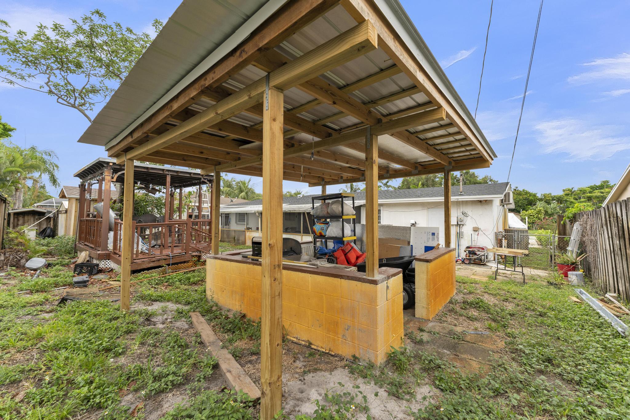 FLORAL PARK LANTANA - Residential