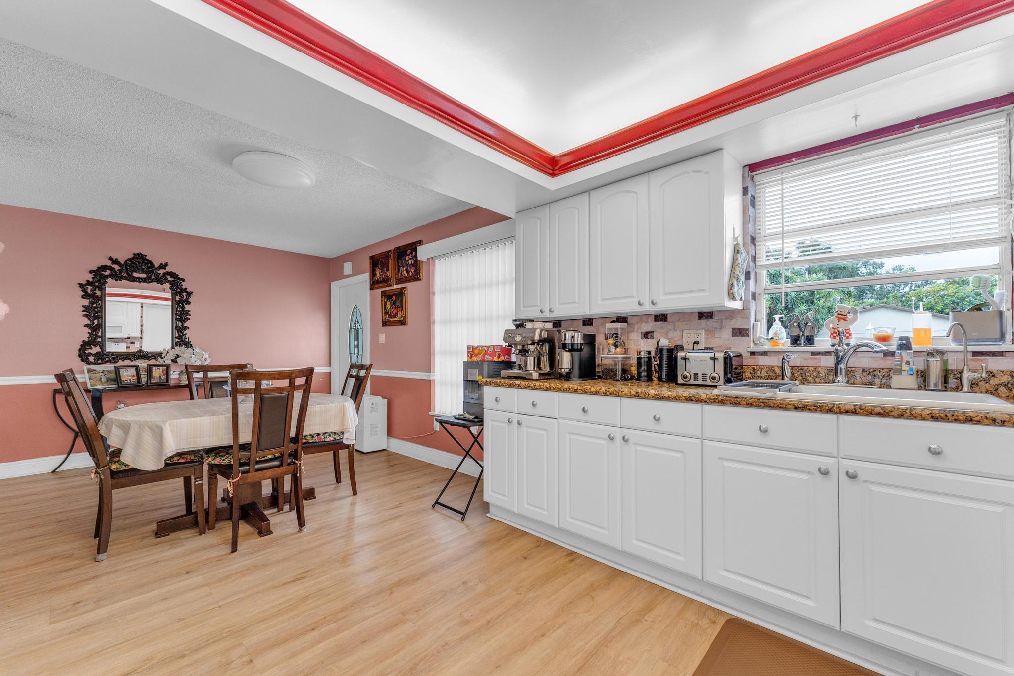 FLORAL PARK LANTANA - Residential