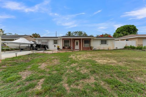 2745 Cambridge Road Lake Worth FL 33462