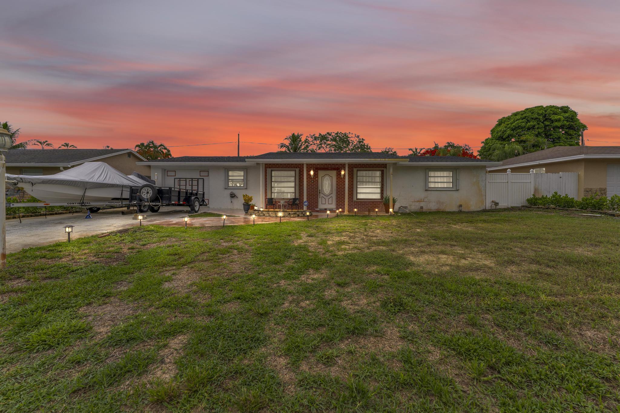 FLORAL PARK LANTANA - Residential