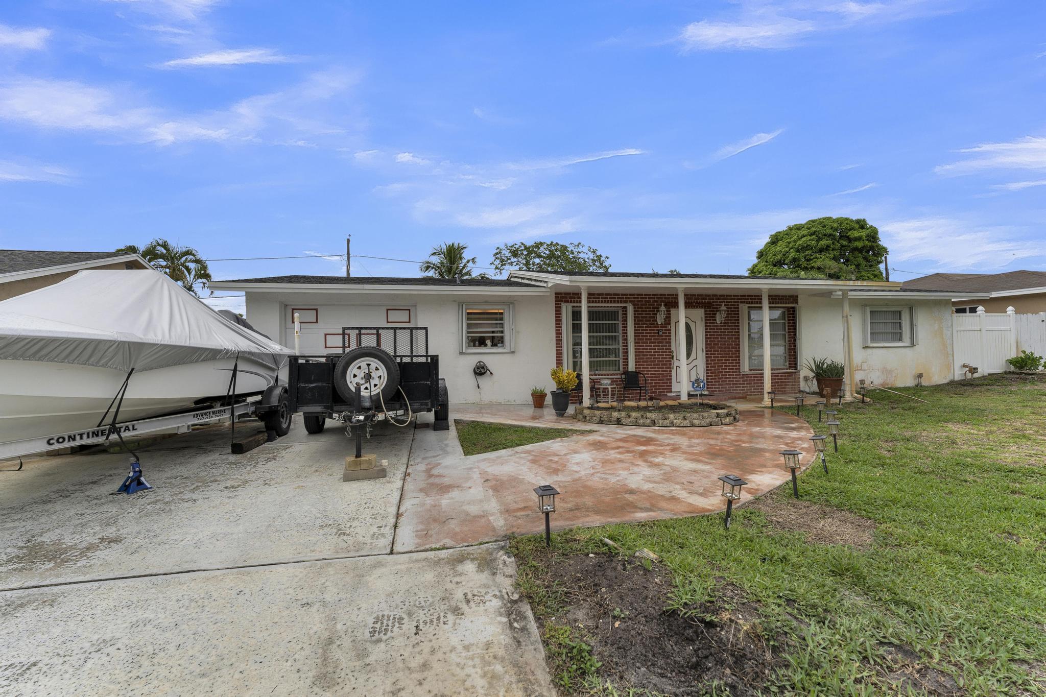 FLORAL PARK LANTANA - Residential