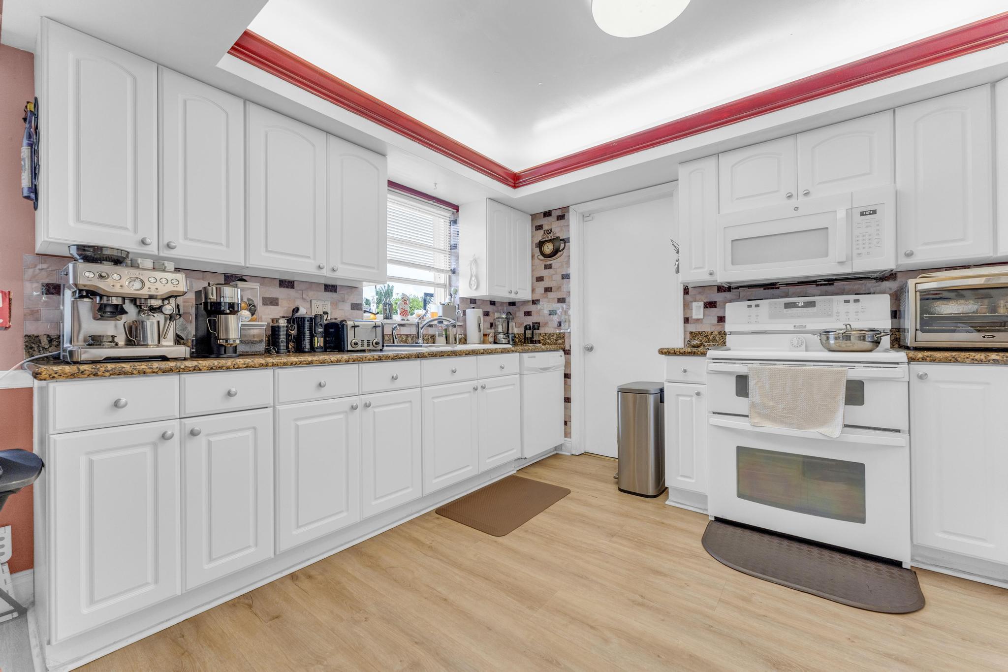 FLORAL PARK LANTANA - Residential