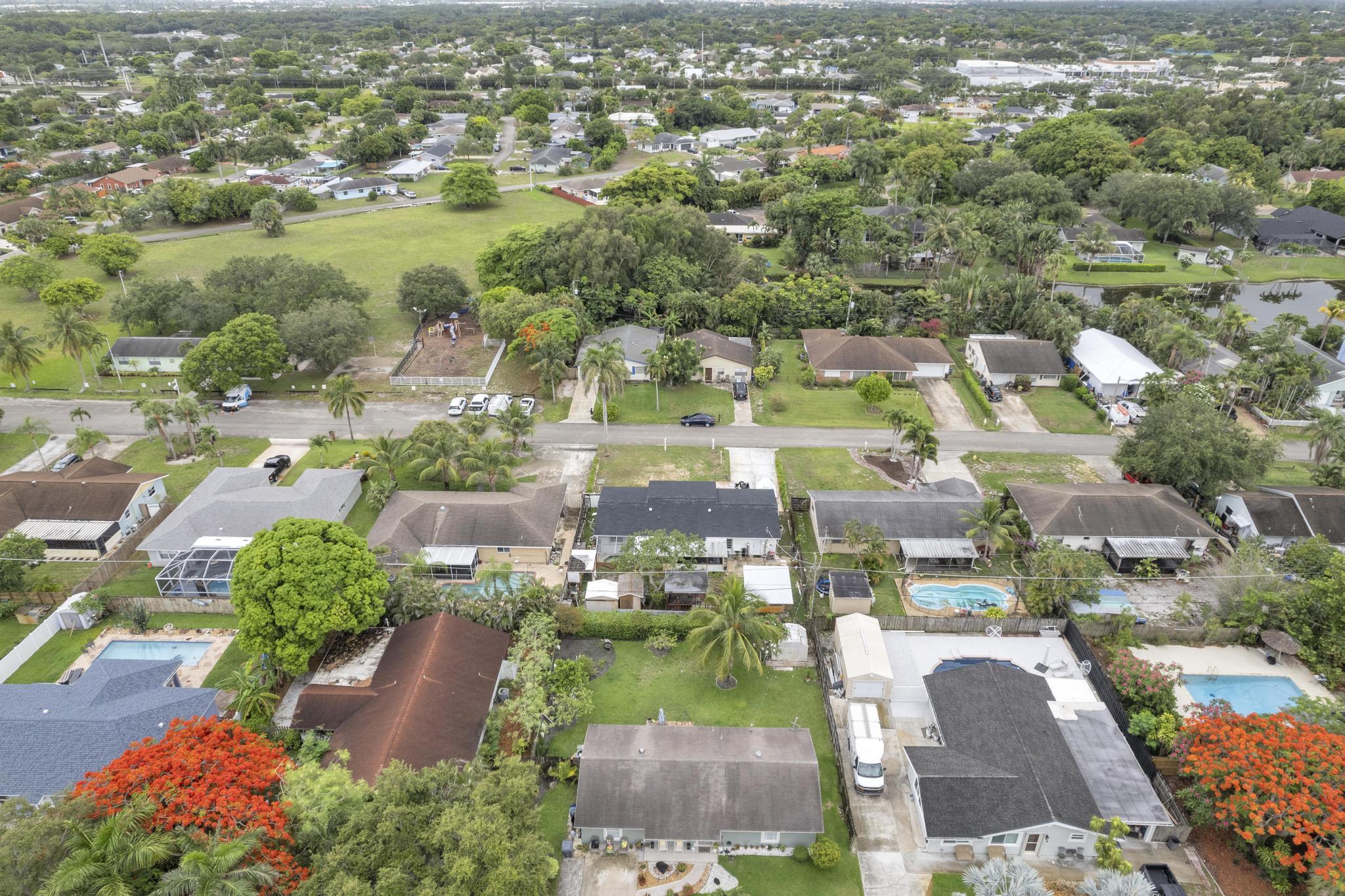 FLORAL PARK LANTANA - Residential