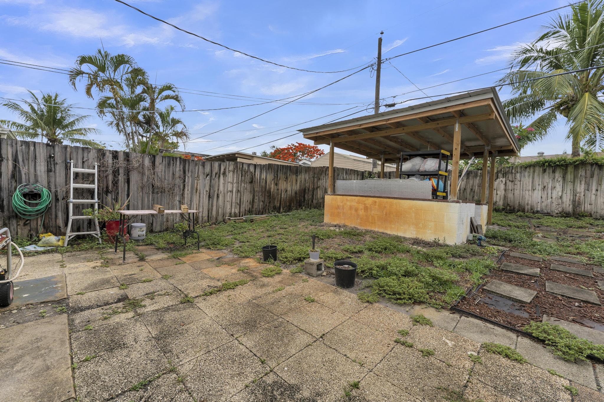FLORAL PARK LANTANA - Residential