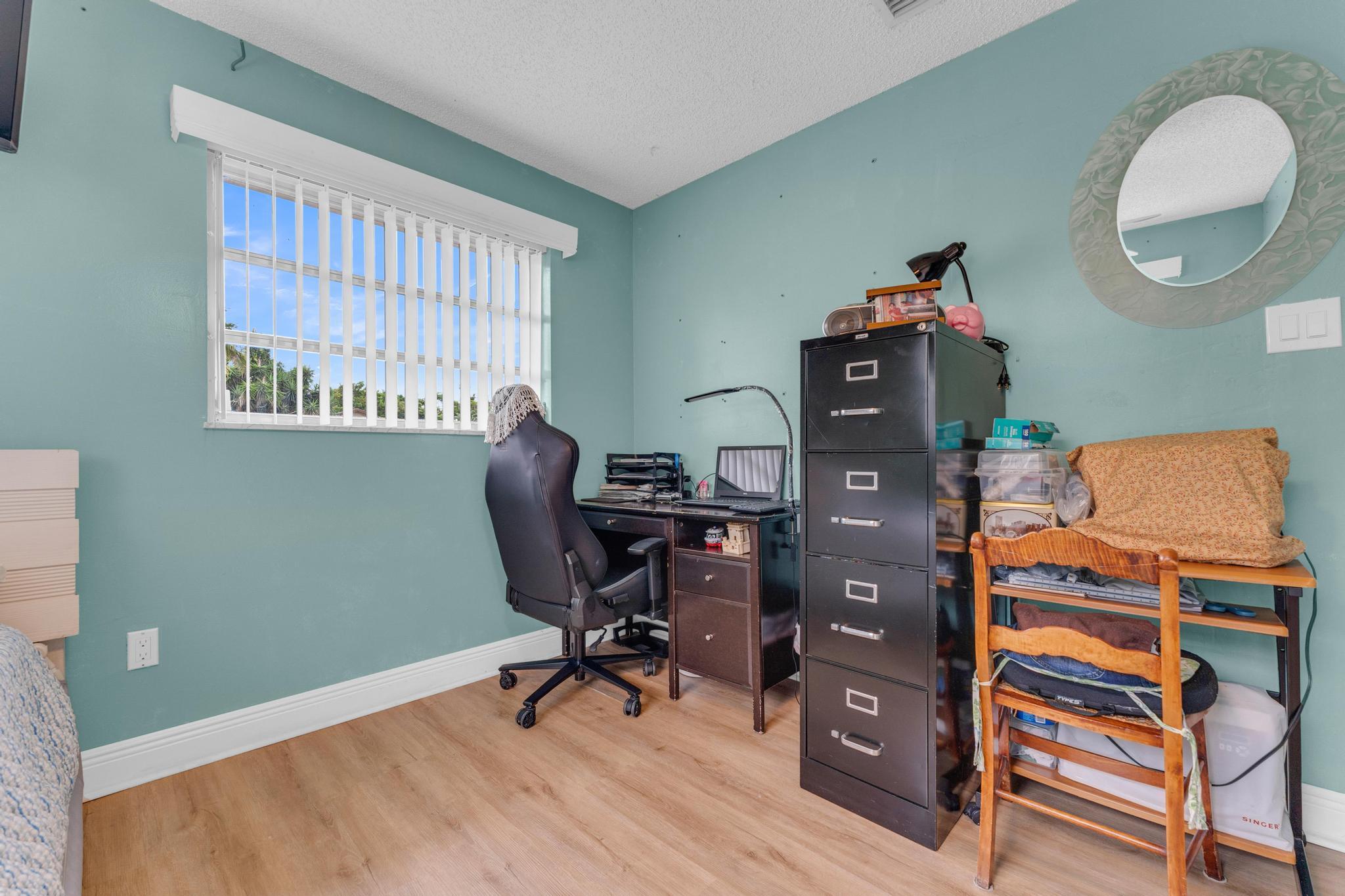 FLORAL PARK LANTANA - Residential