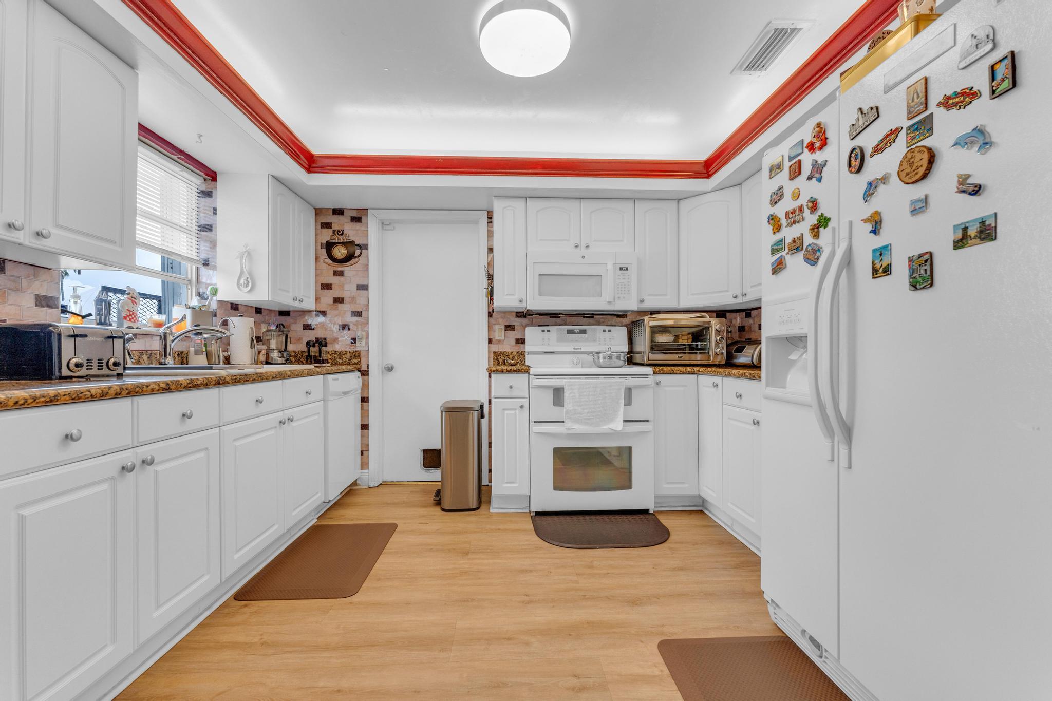 FLORAL PARK LANTANA - Residential