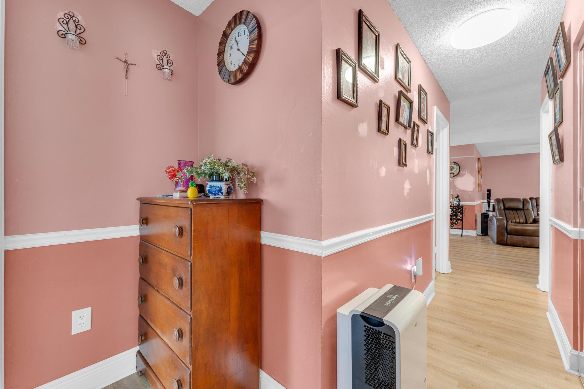 FLORAL PARK LANTANA - Residential