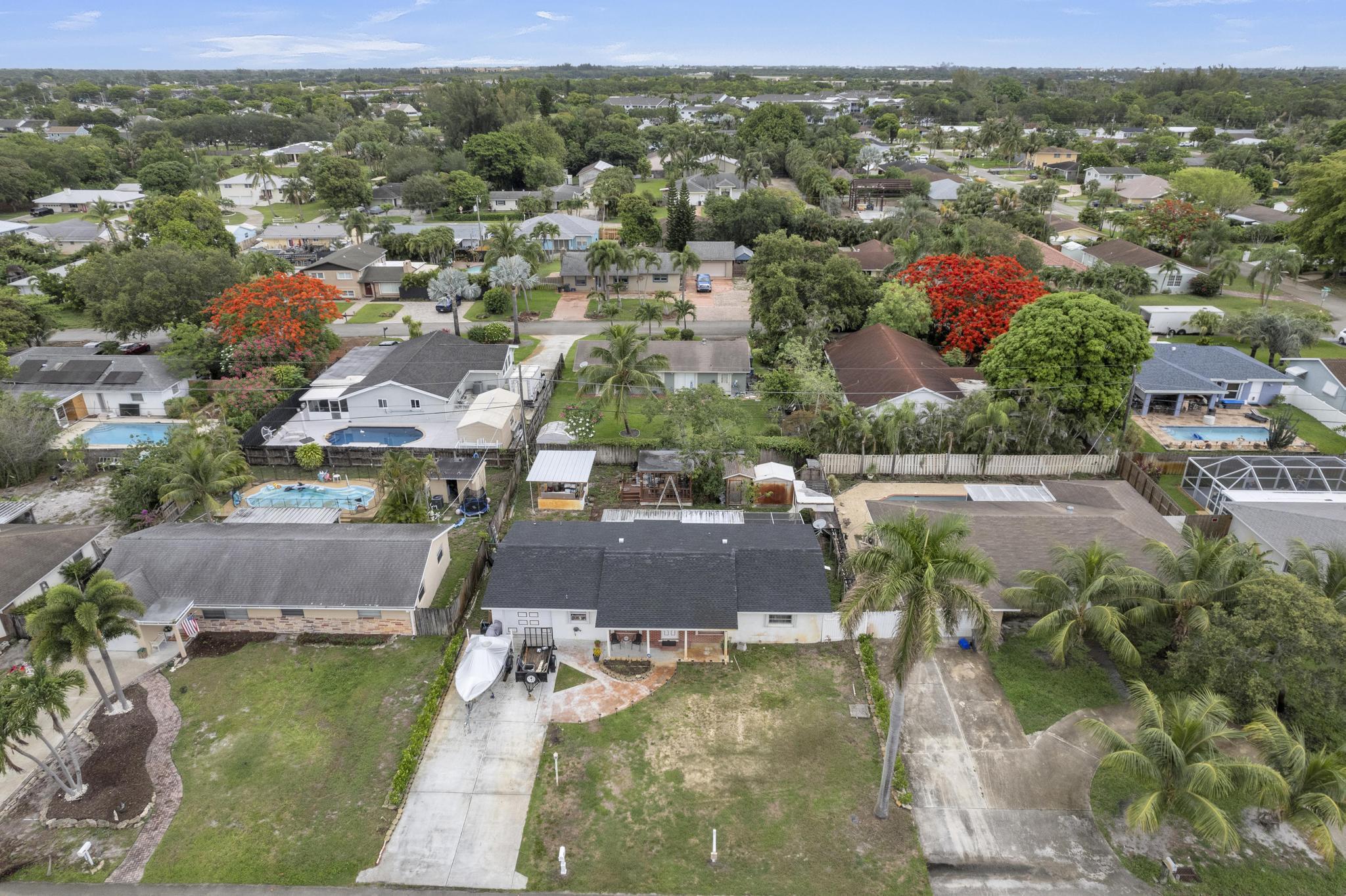 FLORAL PARK LANTANA - Residential