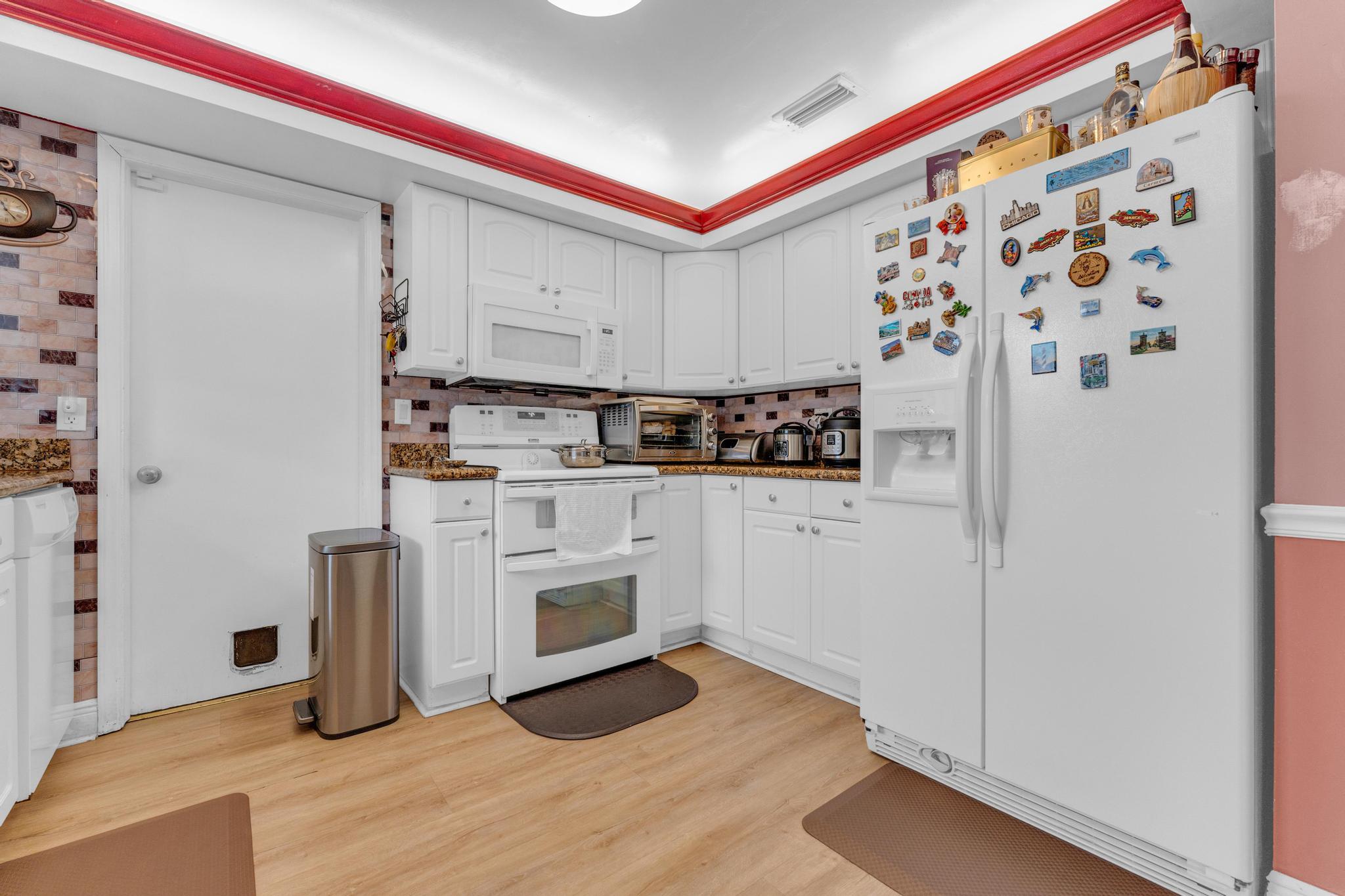 FLORAL PARK LANTANA - Residential