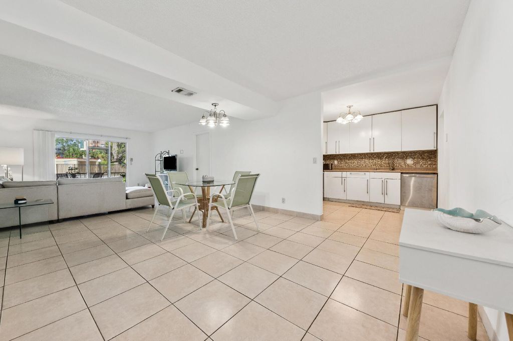 Photo of 622 NW 13th Street #11, Boca Raton, FL 33486 (MLS # R11101876)