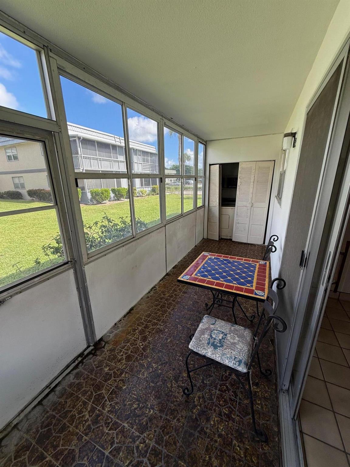 KINGS POINT - Residential