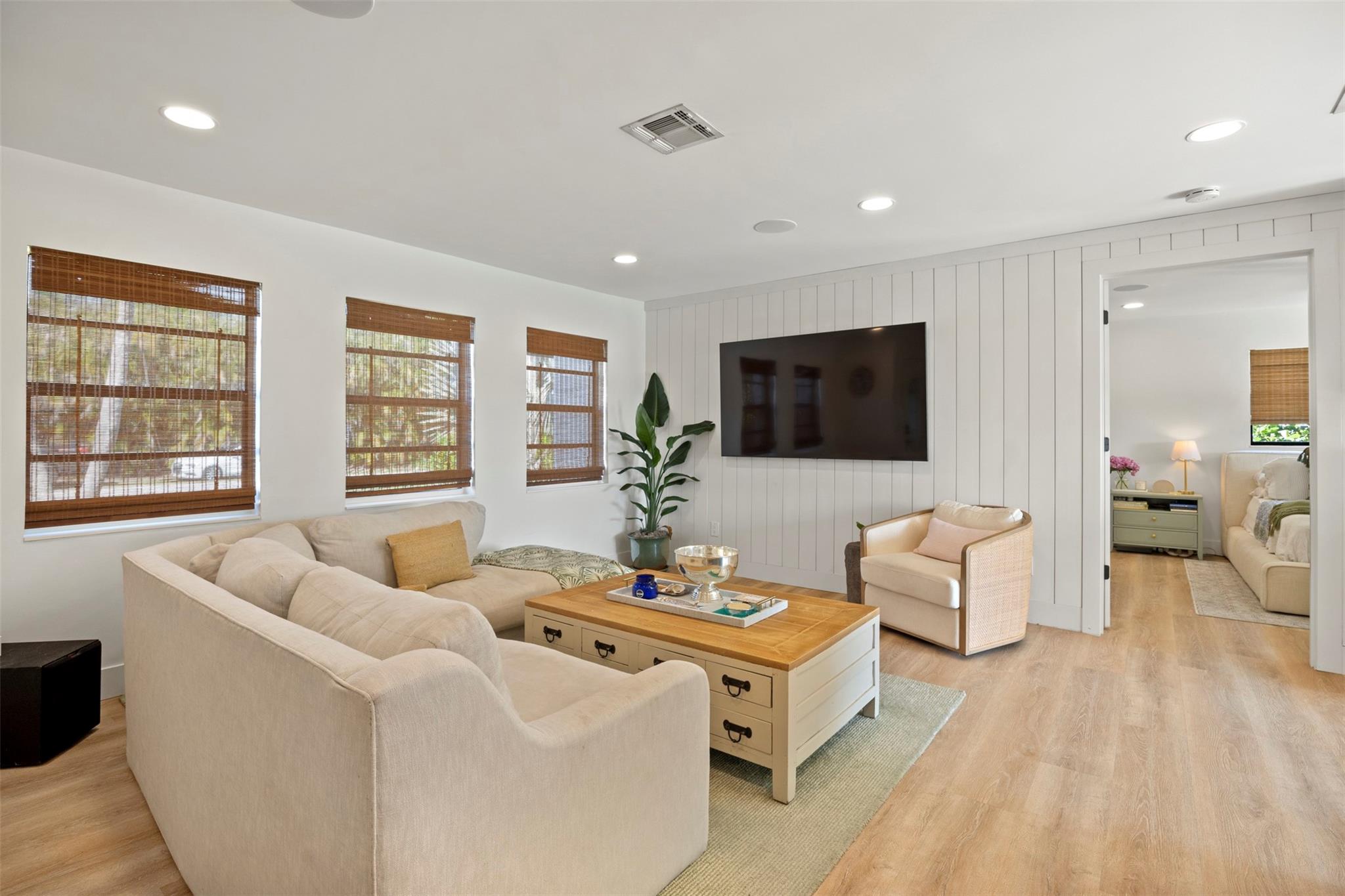 707 SE Hibiscus Ave