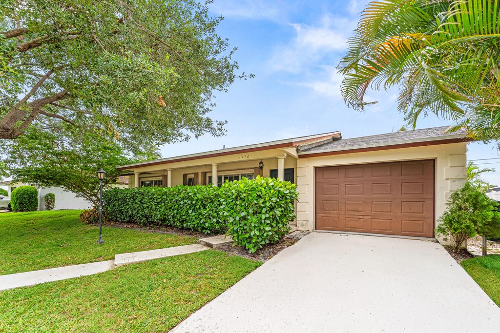 Photo of 1270 SW 8th Street, Boca Raton, FL 33486 (MLS # B26025091)