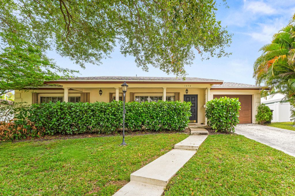 Photo of 1270 SW 8th Street, Boca Raton, FL 33486 (MLS # B26025091)